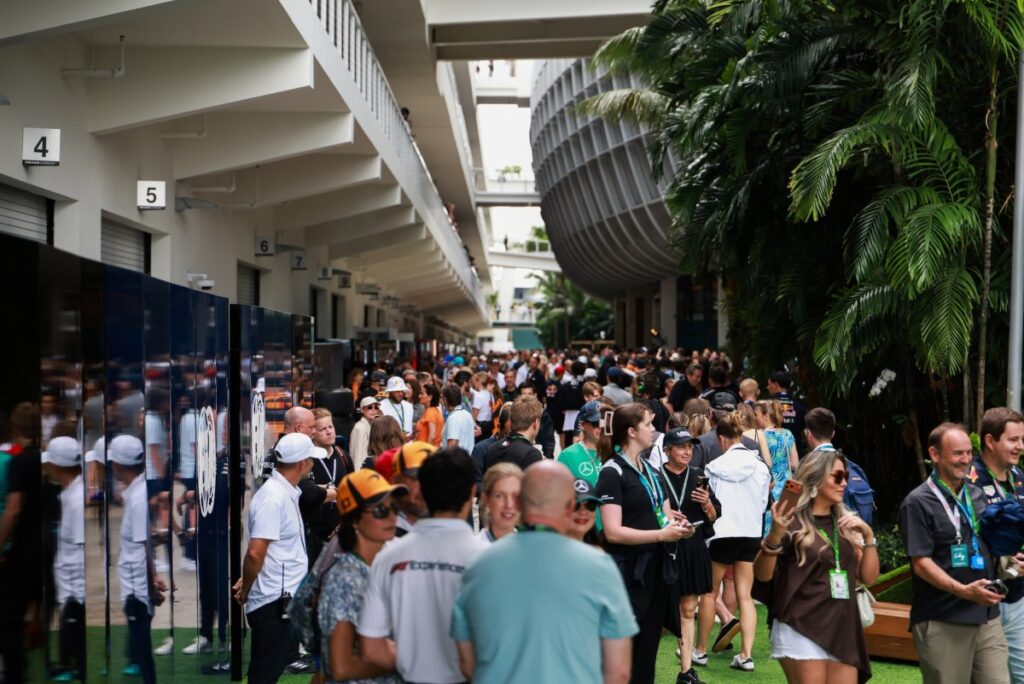¿Cuál es el mejor lugar para que las startups firmen acuerdos? El paddock de F1