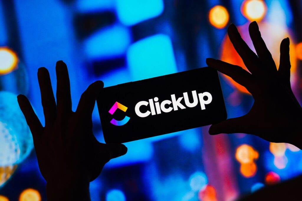 Lo que dicen los despidos masivos de ClickUp sobre el futuro del trabajo