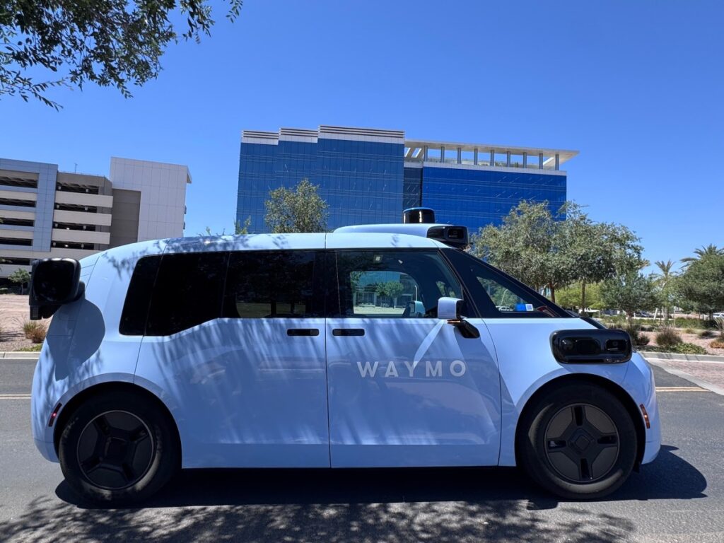 Los últimos robotaxis de Waymo se fabrican en China, se construyen para ganar dinero y ahora aceptan pasajeros.