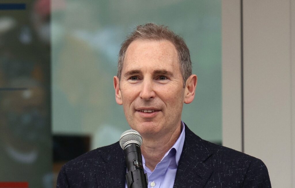 Según se informa, el director ejecutivo de Amazon expresó su preocupación por los modelos humanos antes de la represión gubernamental