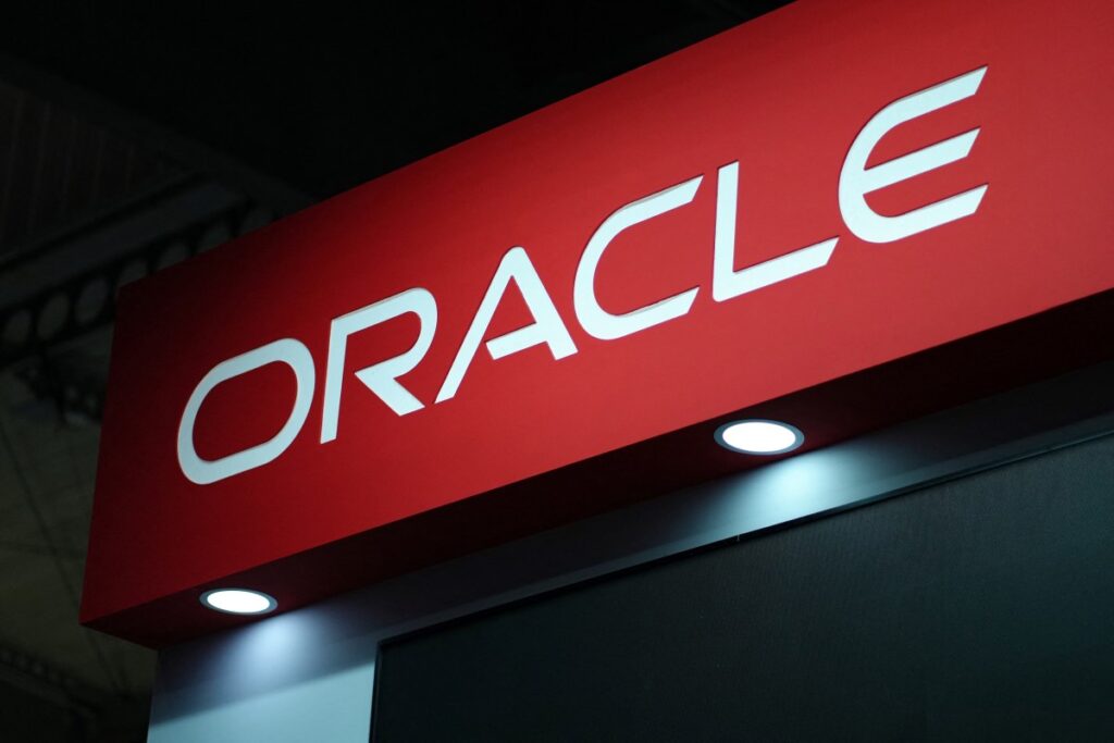 Los ciberdelincuentes afirman haber comprometido los servidores de Oracle PeopleSoft de más de 100 organizaciones