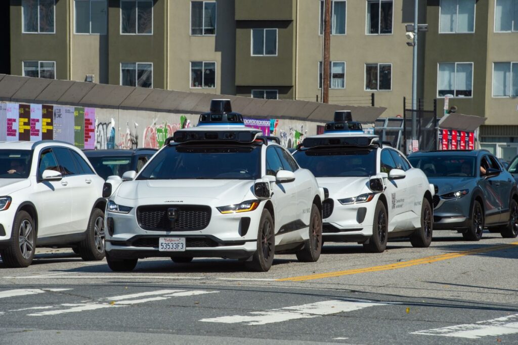 El alcalde de San Francisco presiona por regulaciones más estrictas después de la debacle del transporte de Waymo