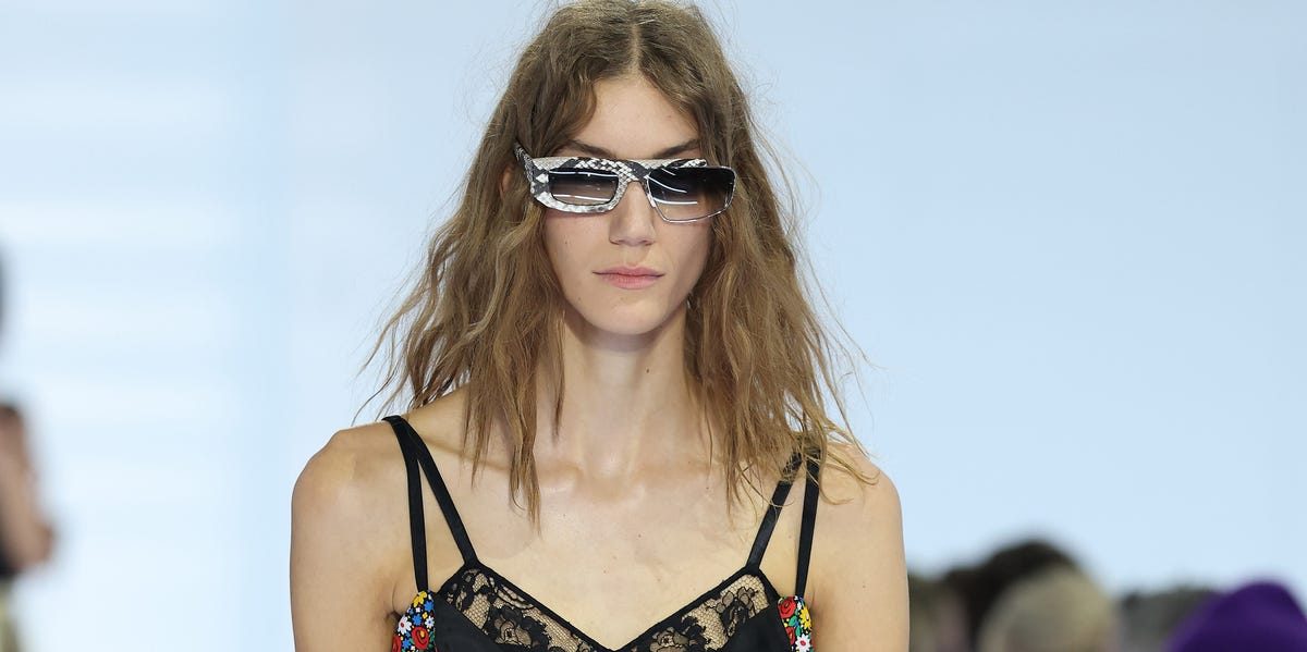 La reseña del desfile Prada Primavera Verano 2027 en la Semana de la Moda de Milán