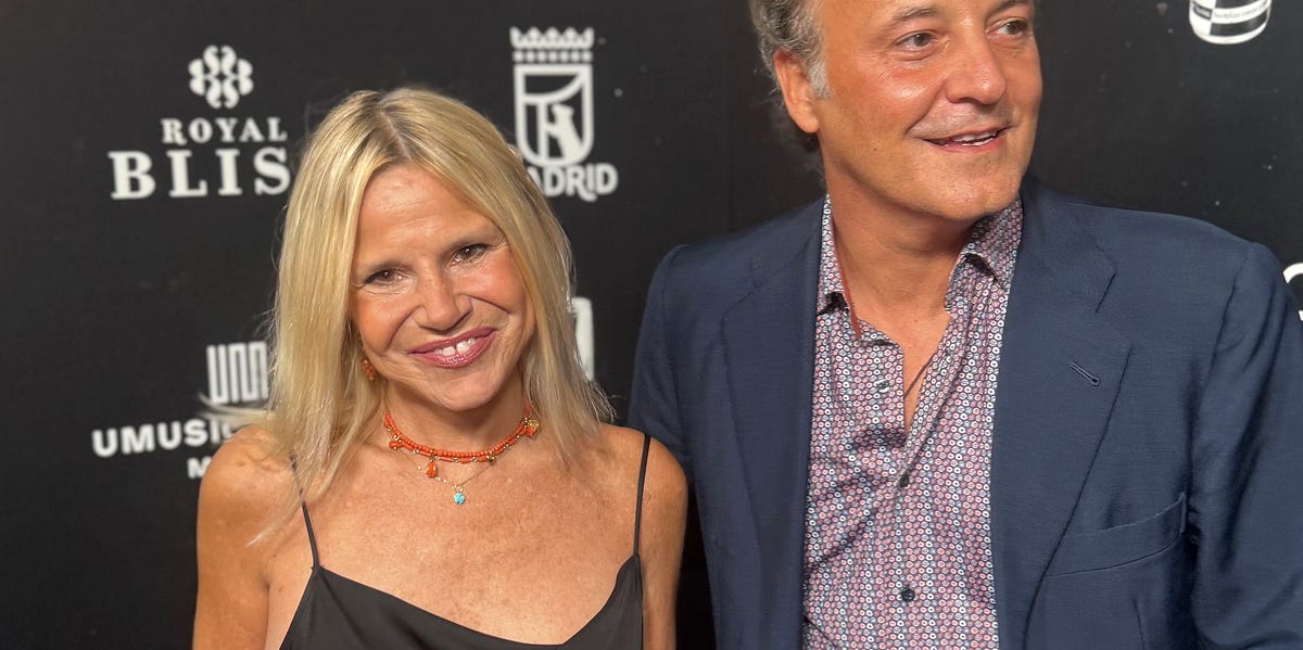 Eugenia Martínez de Irujo sorprende en Sevilla con el vestido largo de lunares que todas queremos llevar