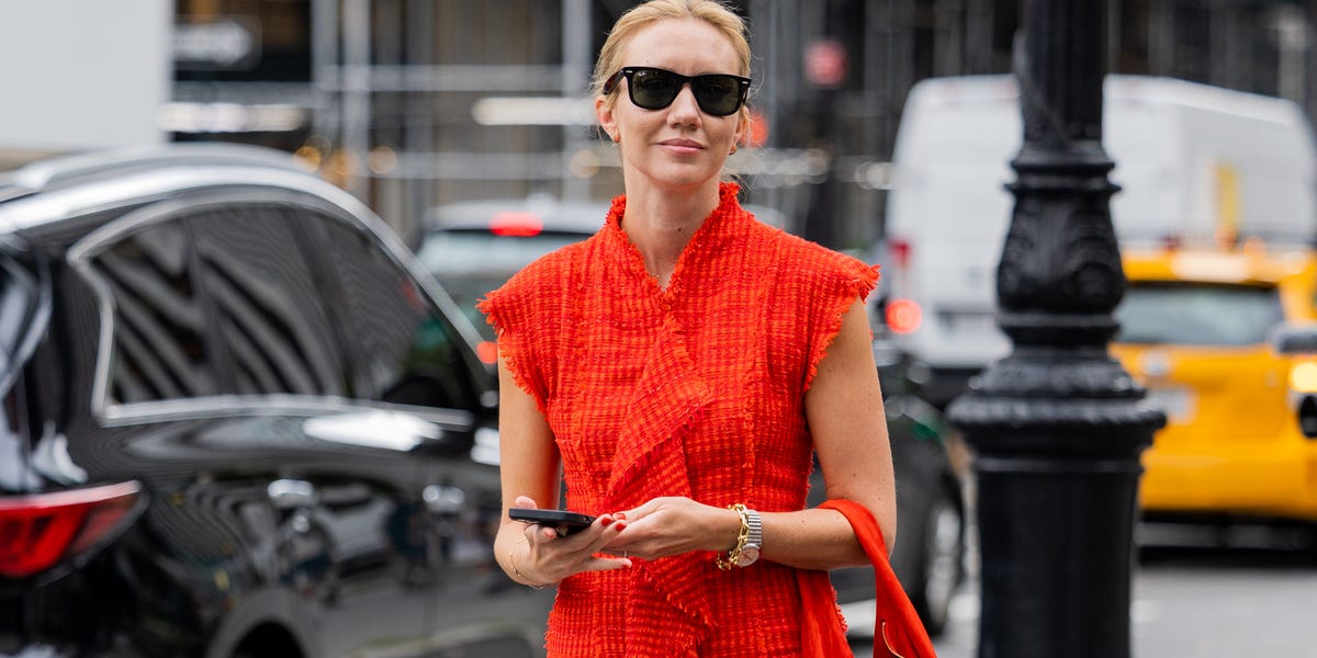 Zara triunfa entre las mujeres de 55 y 65 con estos 5 vestidos que rejuvenecen al instante