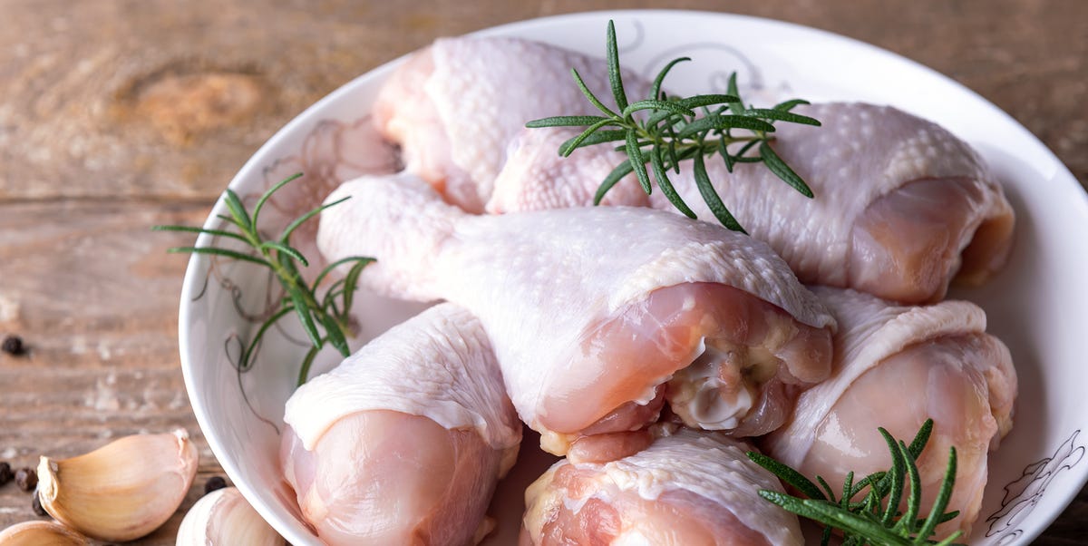 las bacterias invisibles acaban en alimentos que consumimos sin cocinar