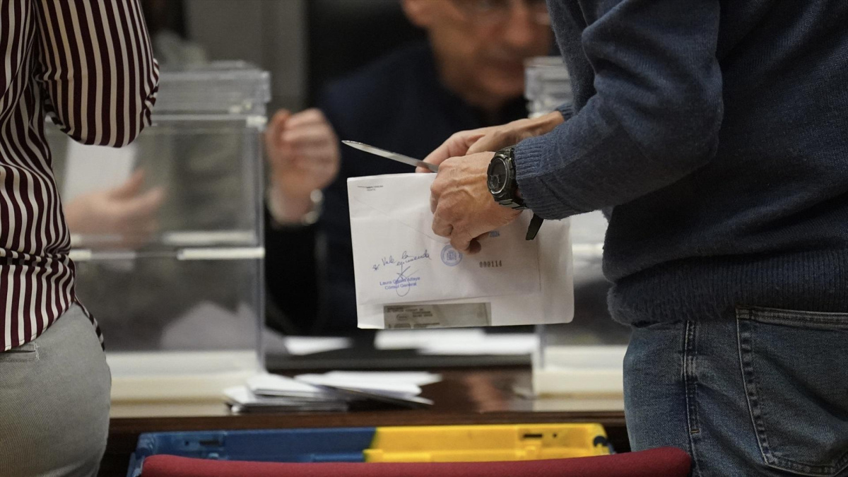 Los españoles a los que el Supremo suspendió el voto tienen dos vías para defender sus derechos