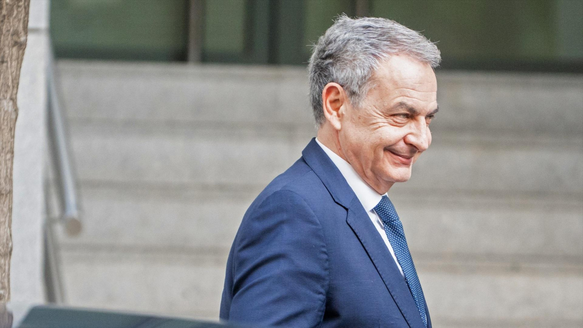 Técnicos de Hacienda piden que Zapatero aclare por qué conservó las joyas y no las cedió a Patrimonio