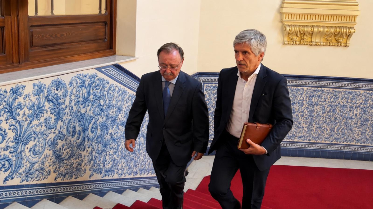 El Gobierno se queja de que Vivas rechazó reunirse con Marlaska el mismo día que recibe a Feijóo en Ceuta