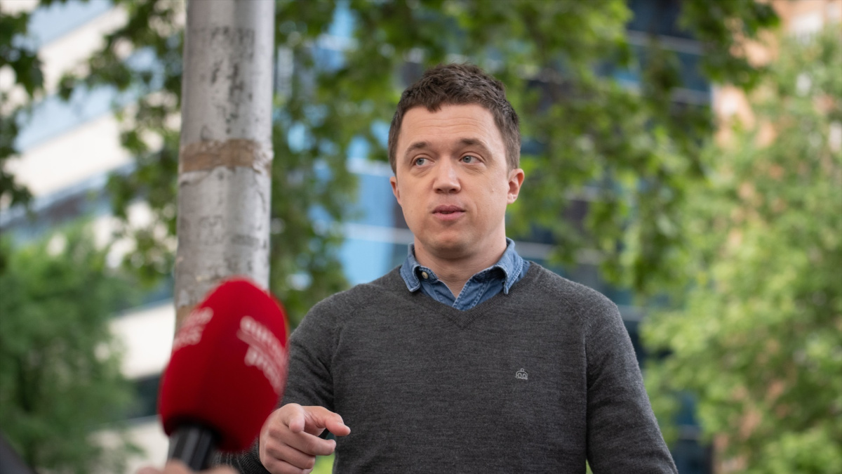 Errejón recurre ante la Audiencia el archivo de la querella contra Mouliaá por calumnias