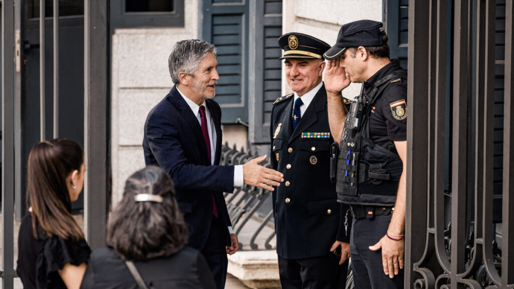 La Policía que Marlaska no controla: los agujeros en la cadena de información de Interior