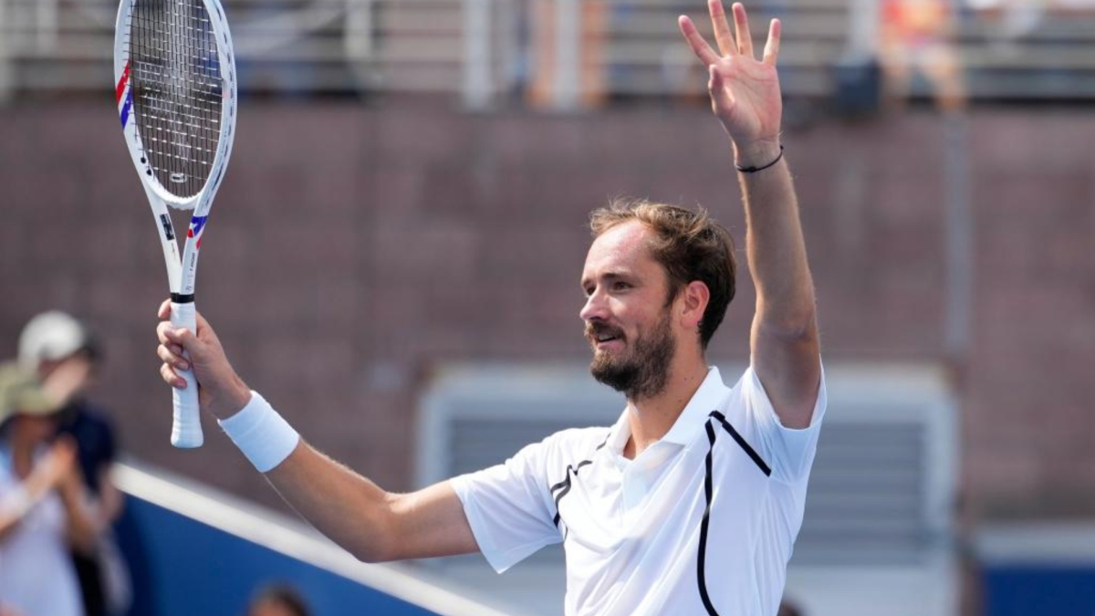 Medvedev, del «Debería dedicarme al pickleball» a estar en octavos del US Open sin ceder sets