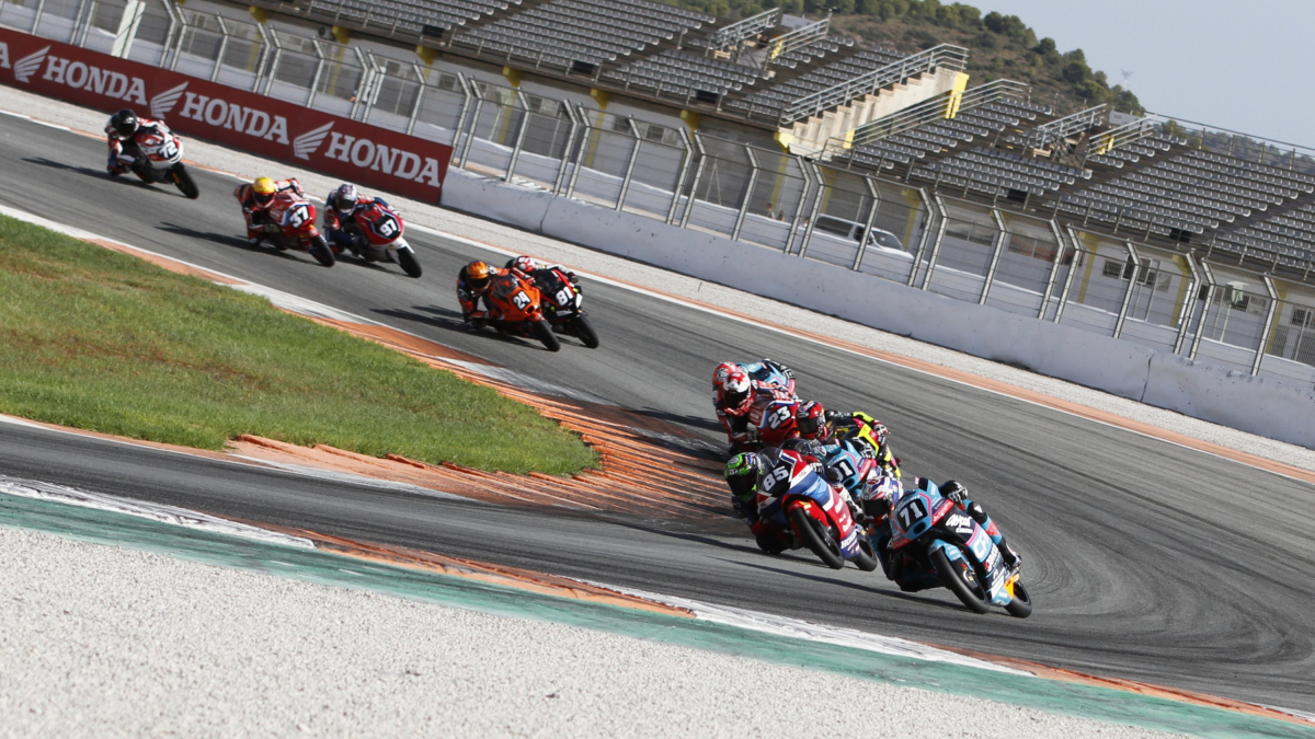 Carlos Cano, más líder del Mundial Junior de Moto3