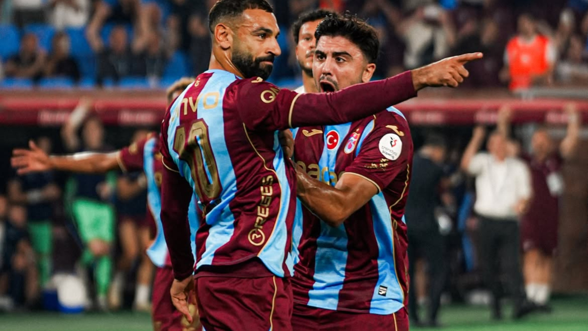 Salah enseña la ‘manita’ en Turquía