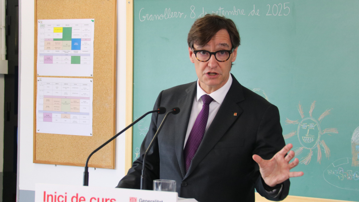 Illa pide a los docentes una tregua en las huelgas y anuncia un plan contra el calor en las aulas