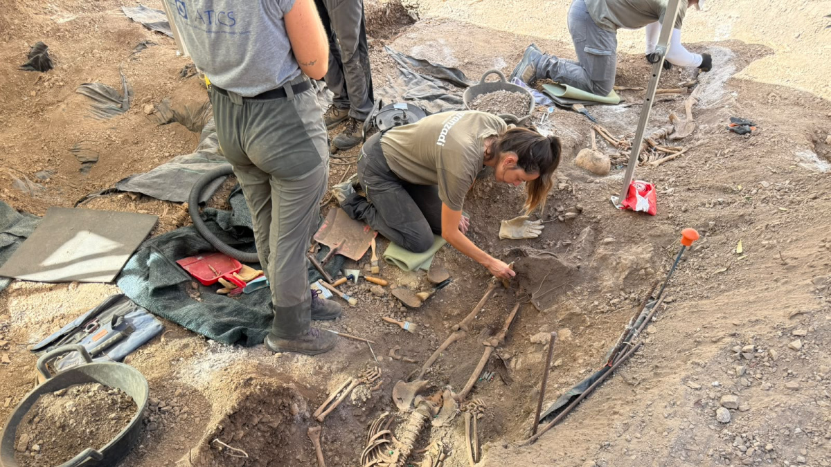 Localizan los restos de dos víctimas de la Guerra Civil en el cementerio de Son Servera de Palma