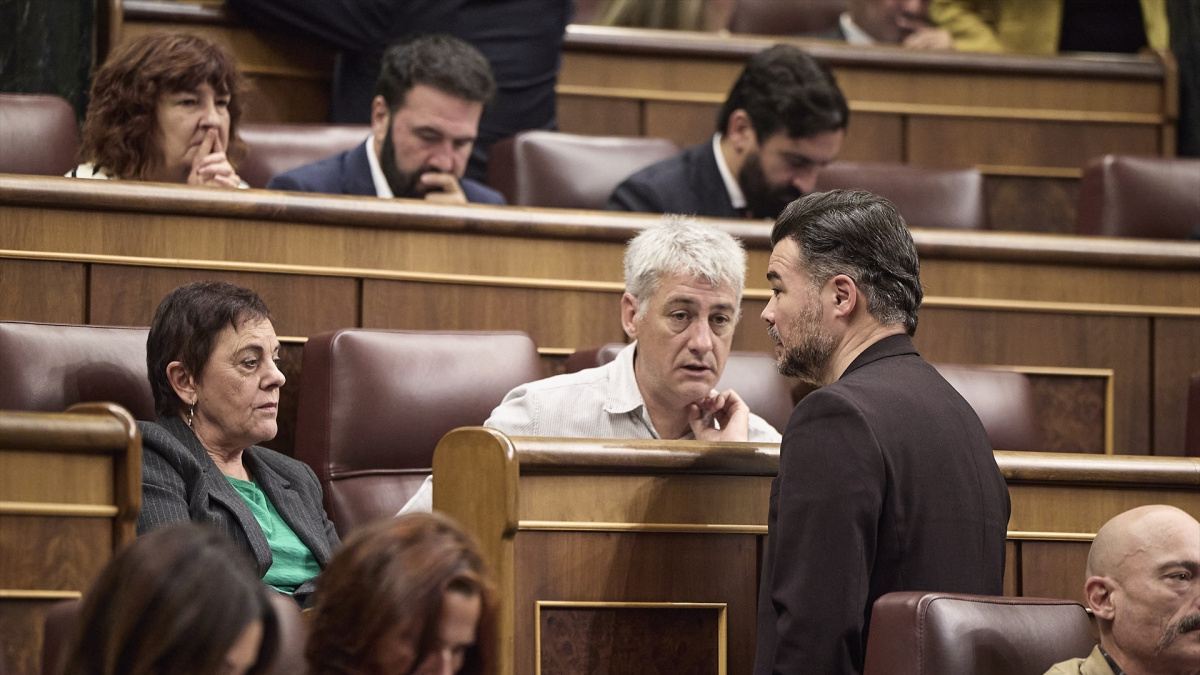 Los aliados de Sánchez se dividen entre dar por muerta la legislatura y animarle a «agotarla» y pelear los Presupuestos