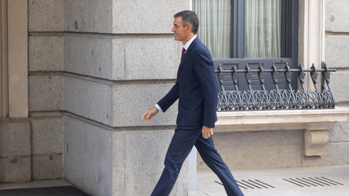 Sánchez confirma que será candidato «si el PSOE quiere» y descarta el superdomingo electoral en 2027
