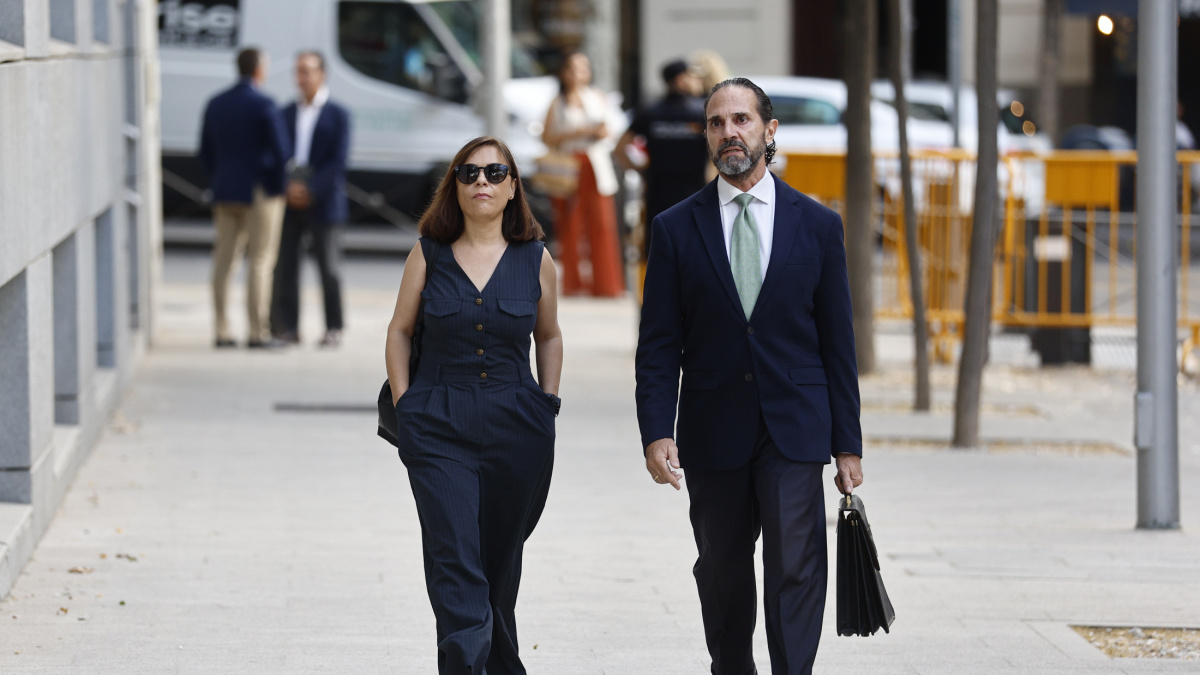 La gerente del PSOE declara que seguía órdenes de Cerdán al autorizar pagos del ‘caso Leire’