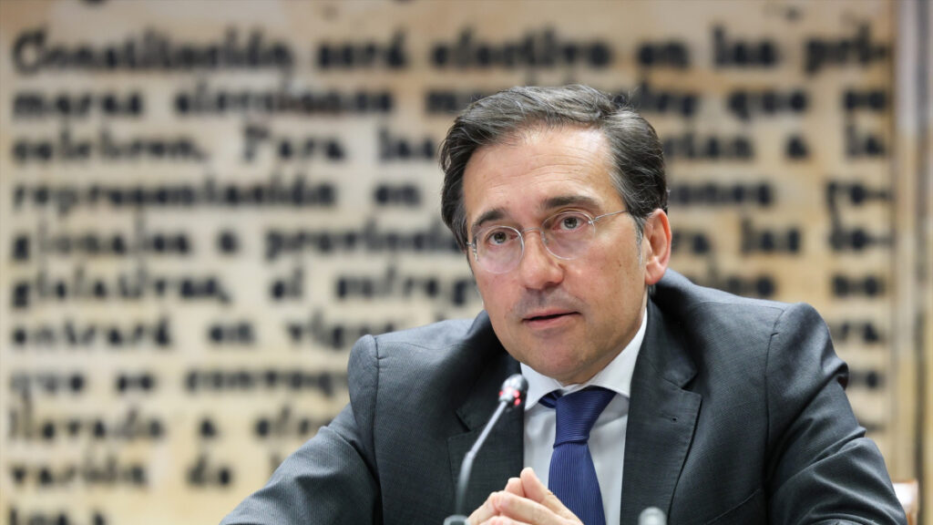 Albares insiste en que «no le constan» informaciones previas a la entrada masiva de migrantes en Ceuta