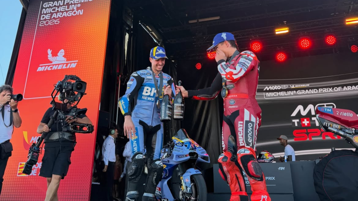 Álex Márquez analiza el estado de Marc, su brazo y la famosa foto