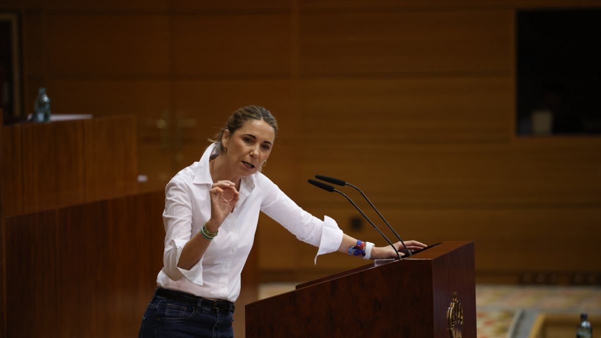 El PSOE de Madrid critica a Ayuso por el ático y su gestión: «De tanto vivir como dios se ha creído usted dios»