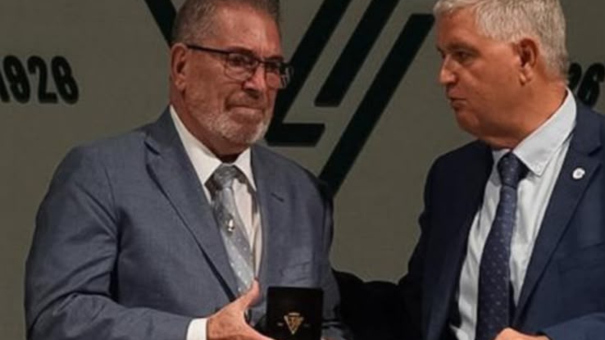 A Pacuco Rosales le hacen de ‘Oro’