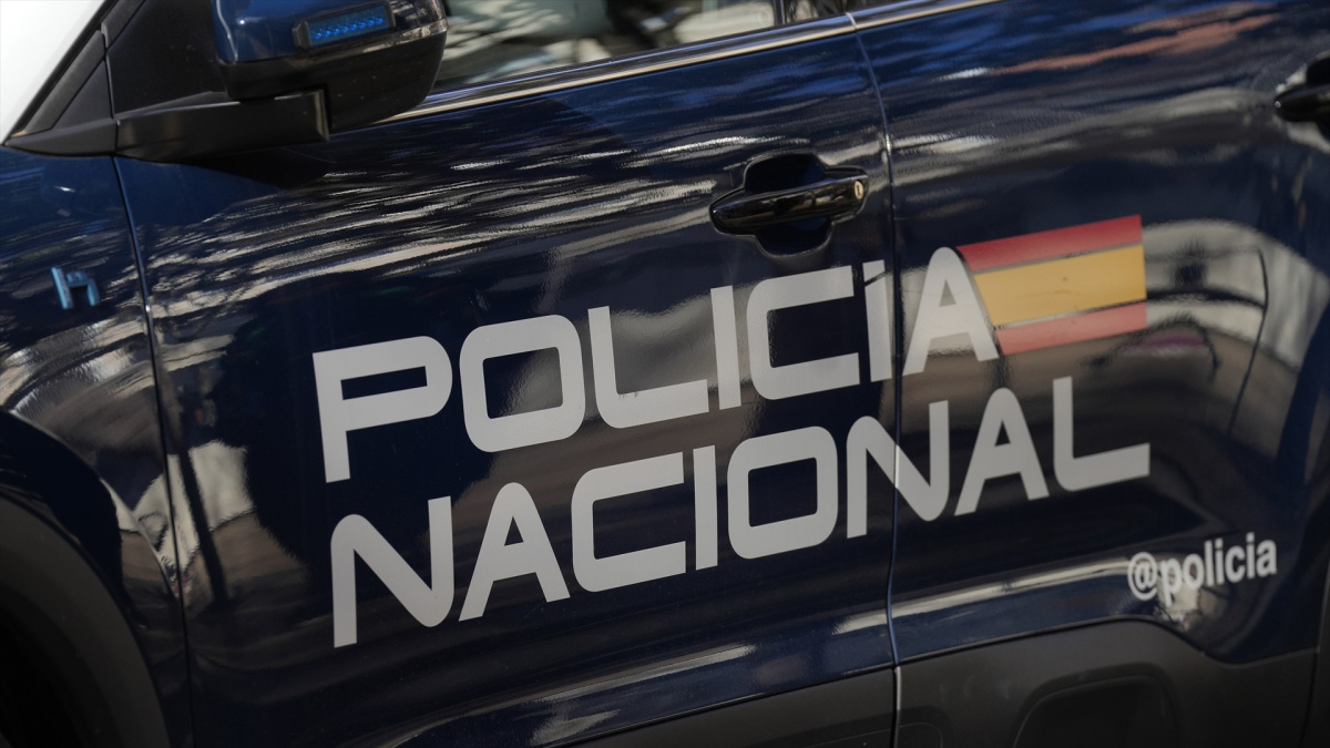 Dos detenidos en Ceuta tras cobrar hasta 900 euros a migrantes por dormir en un garaje