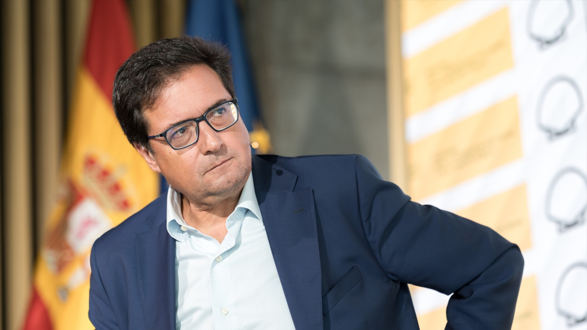 El decreto de ‘lobbies’ choca con las derechas, incomoda a los sindicatos y se encamina al rechazo del Congreso