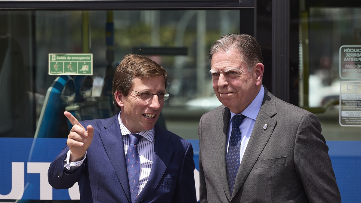 El alcalde de Oviedo minimiza la agresión de un grupo ultra a dos militantes de izquierdas: «No creo que sean mala gente»