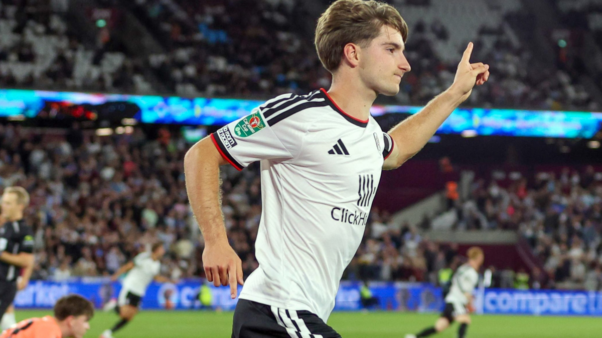 Un inmenso César Palacios comanda el segundo triunfo de Arbeloa con el Fulham