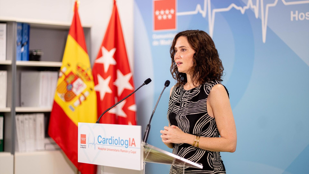 El Gobierno de Ayuso carga contra el cirujano que denunció la alteración de las listas de espera