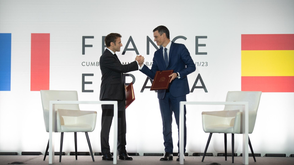 El Tribunal Constitucional da luz verde al tratado España-Francia que permite intercambiar ministros