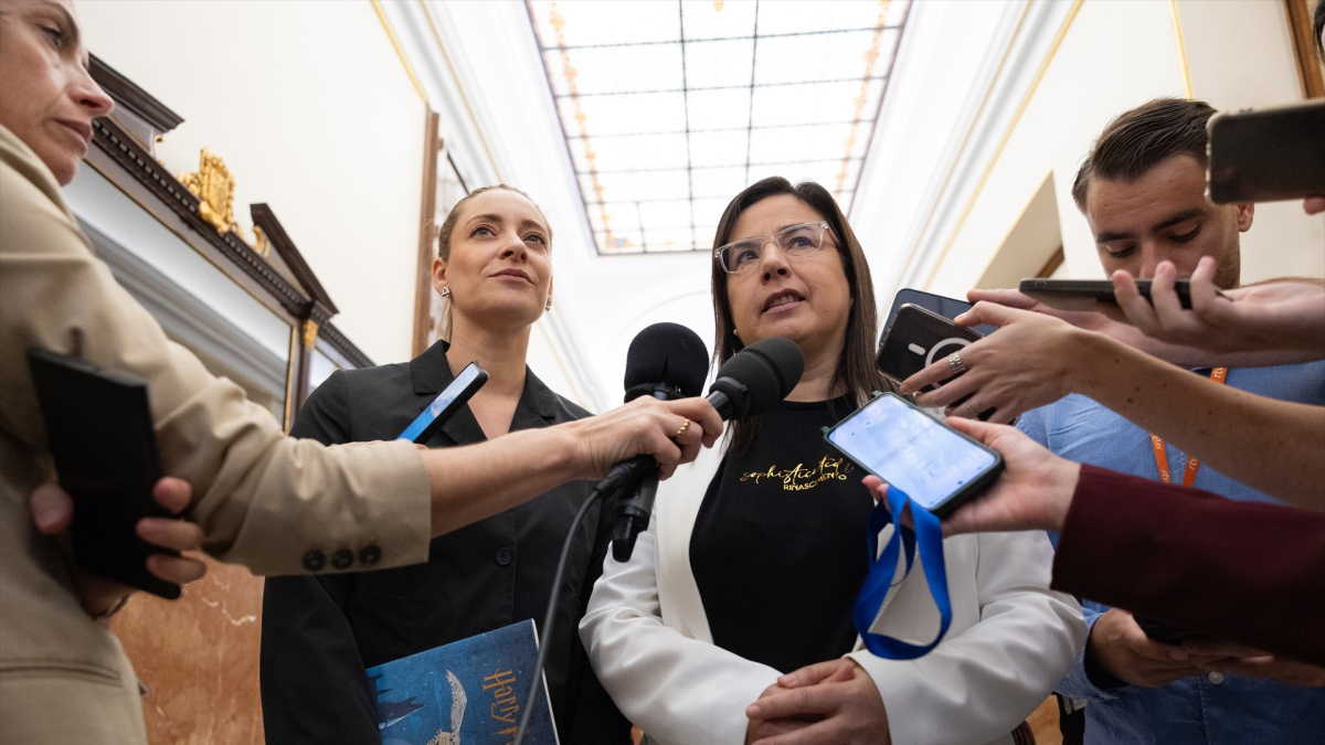El Congreso prepara un expediente sancionador para la diputada del PP que enseñó un gas pimienta