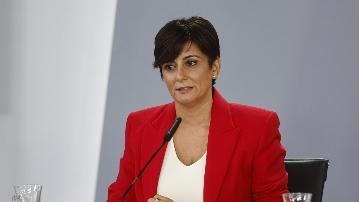 El Gobierno prohíbe la «compra especulativa» a los fondos buitre, paraliza desahucios hasta 2030 y prorroga alquileres hasta 2028