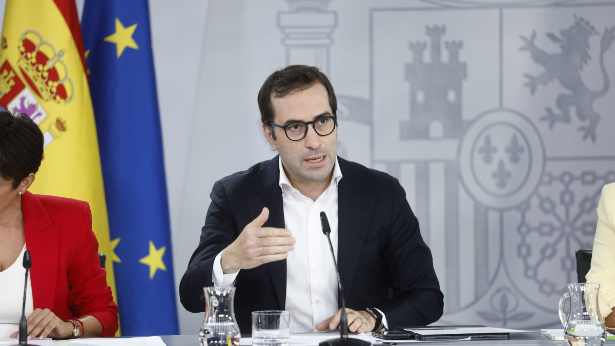 El Gobierno pone tope a la tarifa de gas y a la bombona de butano y prolongará los descuentos para carburantes