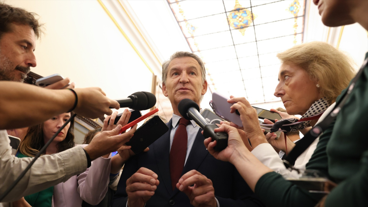 El PP alega incompatibilidades entre los dos decretos y el Gobierno responde: «Son medidas compatibles»