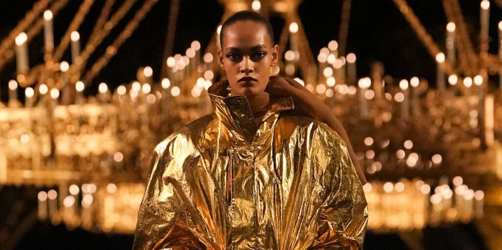 Reseña de Saint Laurent primavera 2027: Todo al oro