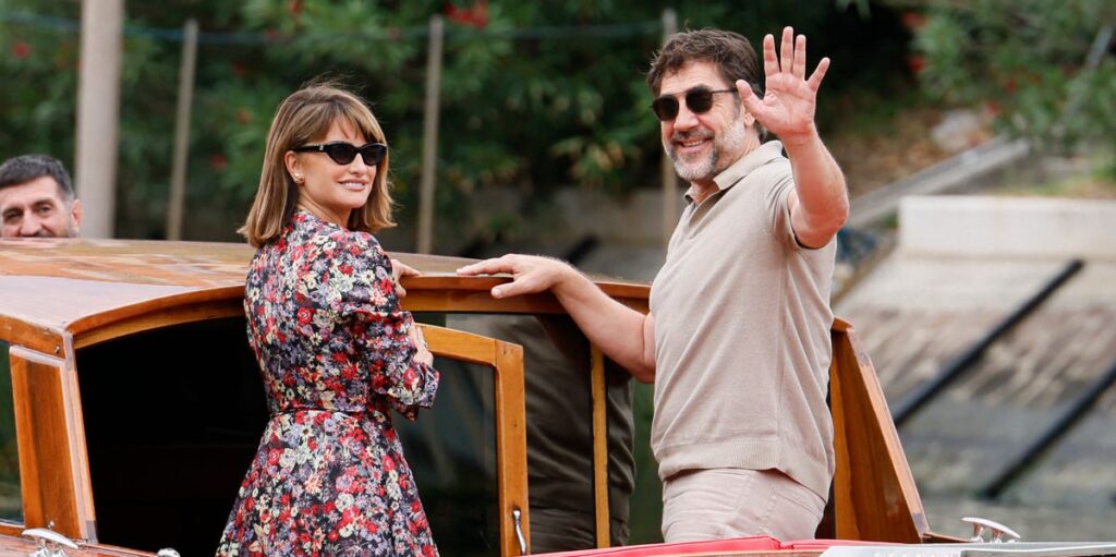 Penélope Cruz, espectacular, con vestido de flores en el Festival de Venecia