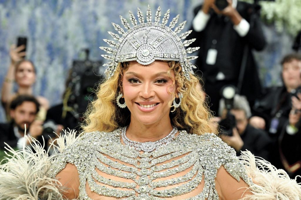 Beyoncé lanza edición aniversario de ‘B’Day’ con Maluma, Selena y más