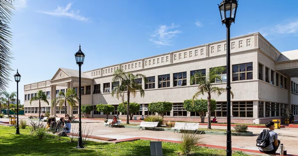 La UNLaM cumplió 37 años: de las aulas itinerantes a una sede propia que transformó el acceso universitario en La Matanza