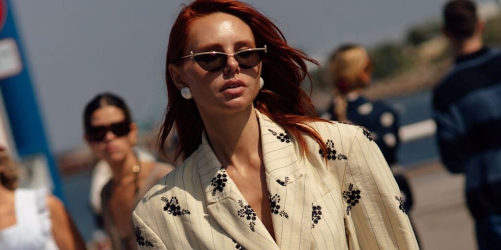 3 conjuntos monocolor y estampados de tendencia ideales para looks pijos