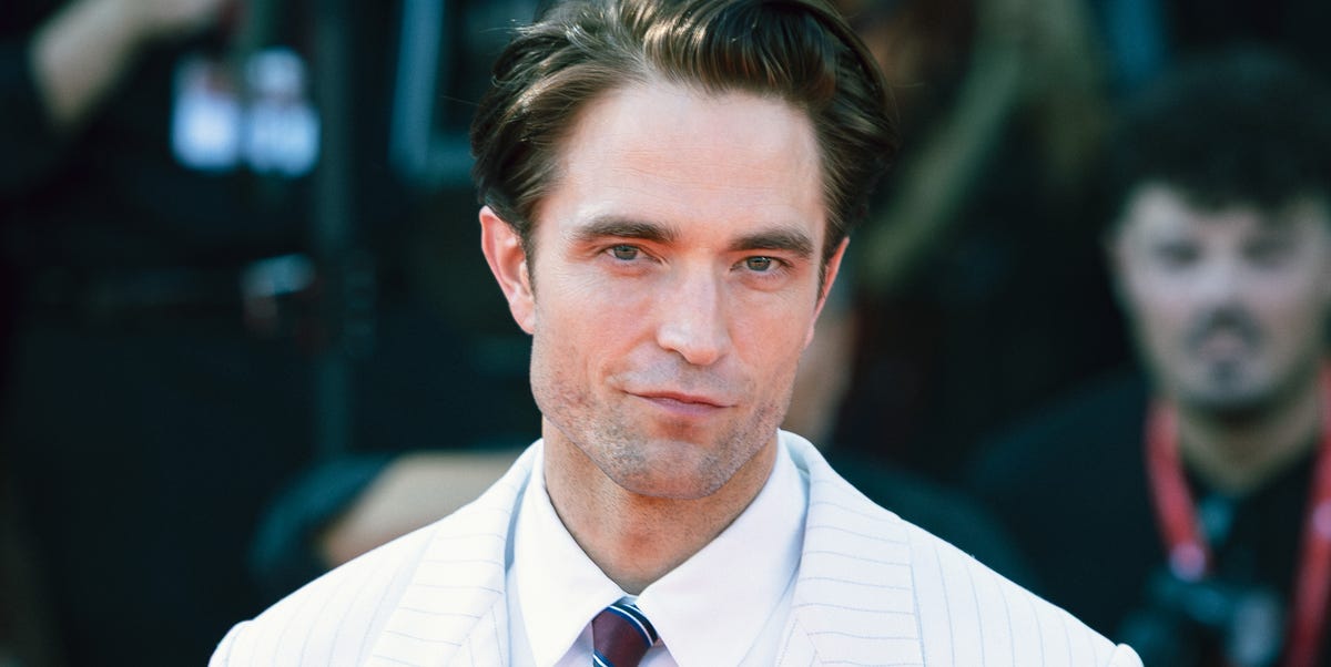El inesperado momento de Robert Pattinson llevando la camiseta de un grupo de música madrileño