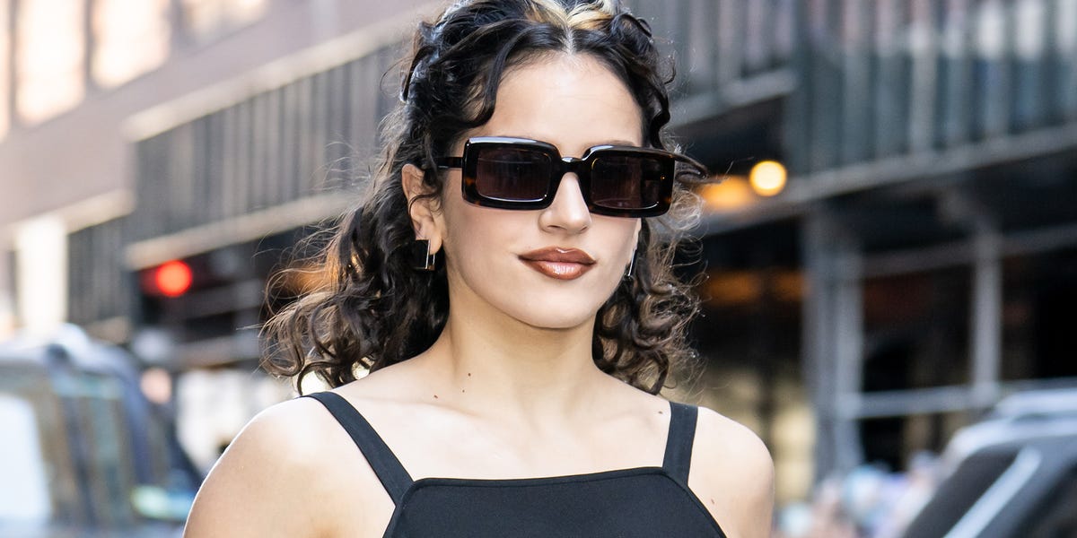 Rosalía se viste de negro para conquistar el desfile de Calvin Klein en la Semana de la Moda de Nueva York