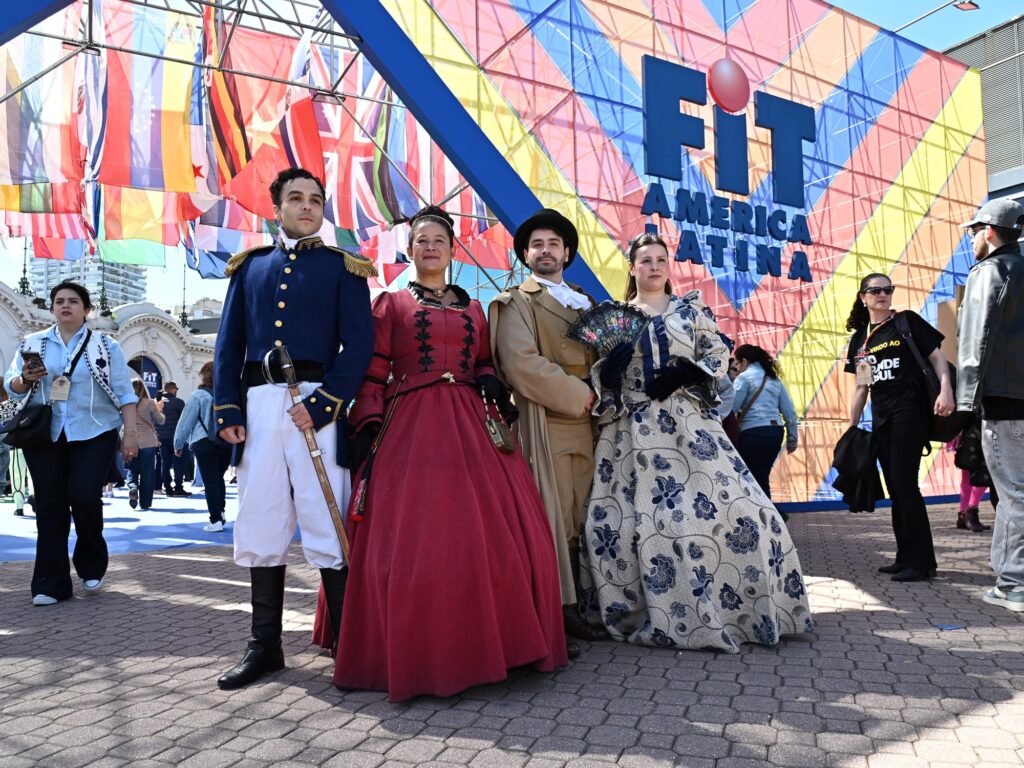un viaje por el mundo, degustaciones y shows de Desakta2 y Los Nocheros