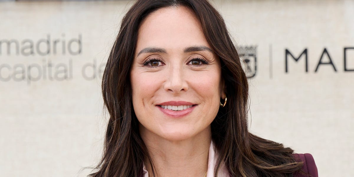Tamara Falcó sorprende con el vestido perfecto (y rebajado) para invitadas de otoño en el Teatro Real