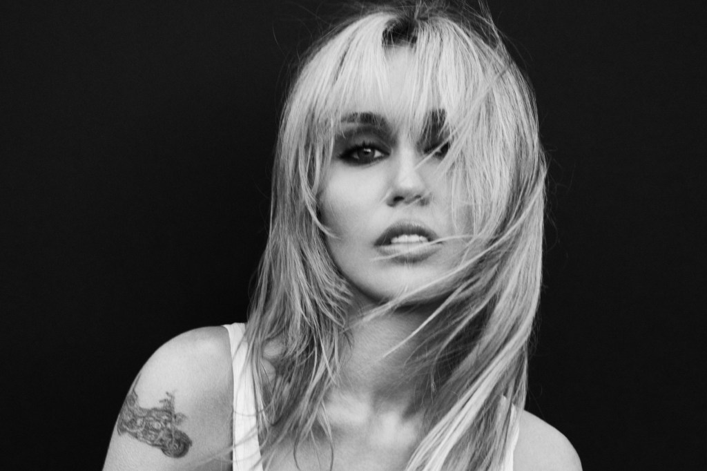 Miley Cyrus anuncia nuevo álbum ‘Bass Persuades’ y dos conciertos