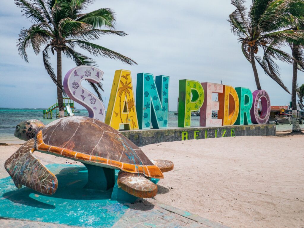 Cómo es San Pedro, «la isla bonita» del mar Caribe que se hizo famosa por la canción de Madonna