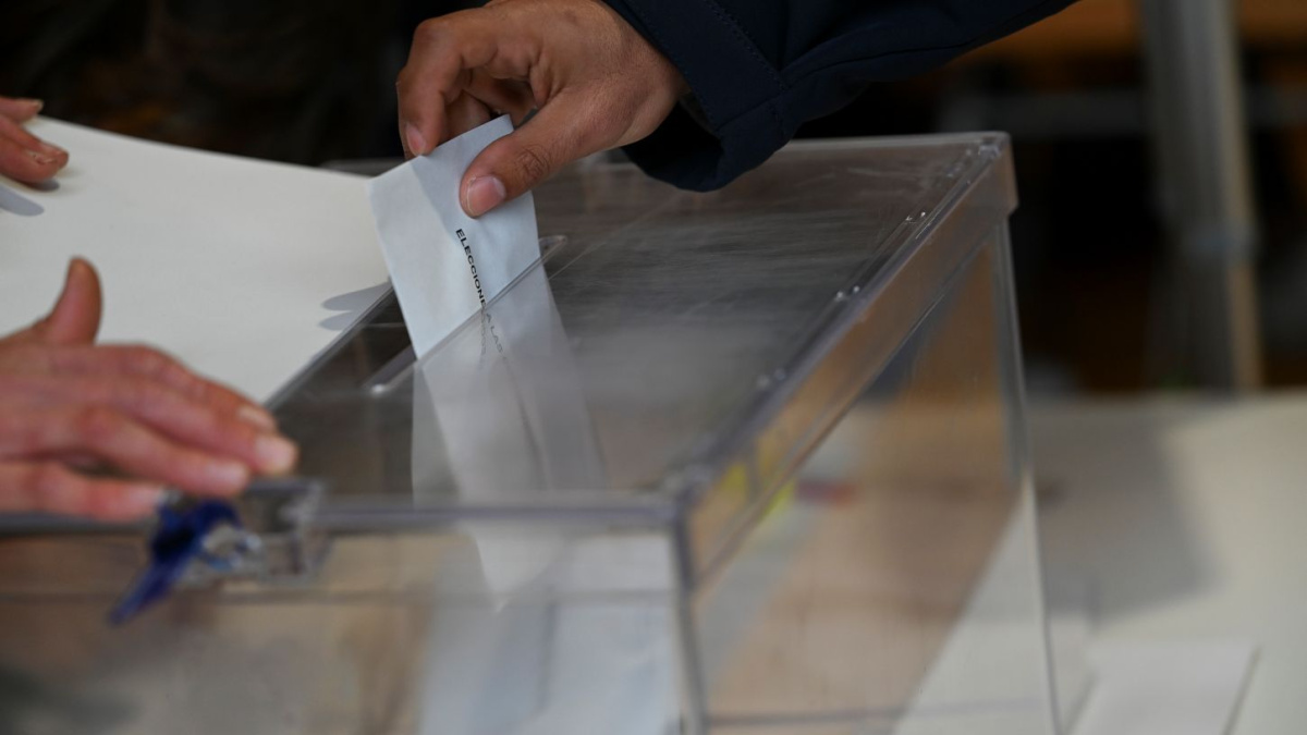 El Gobierno defiende que el adelanto electoral hace «imposible» suspender el derecho a voto a los nacionalizados por la ‘ley de nietos’
