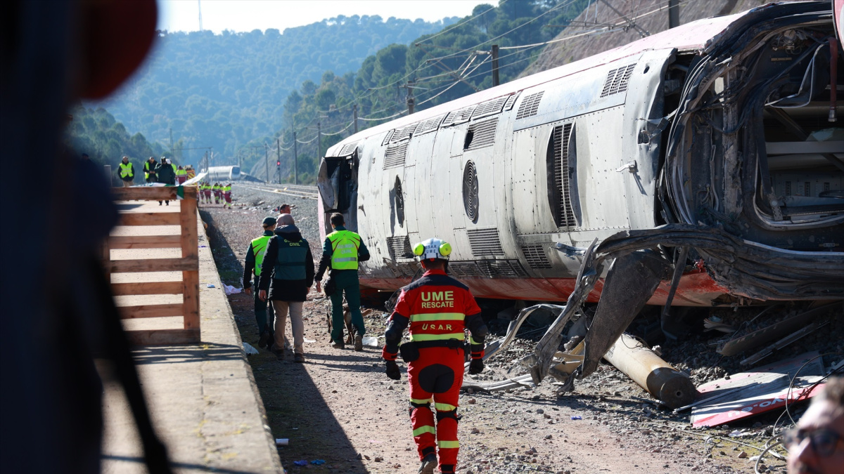 La jueza del accidente de Adamuz acuerda unificar en Vox la representación y defensa de las acusaciones populares